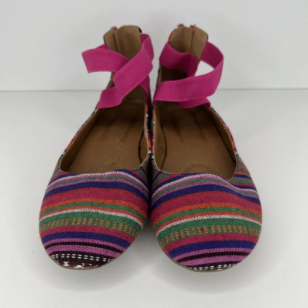 Bella Marie Dana Striped Strappy Ankle Flats Aztec Print Womens Size 7 Shoes